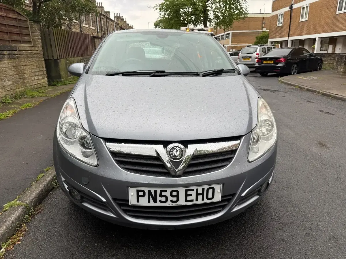 Used Vauxhall Corsa Design Edition 2009 Silver Hatchback