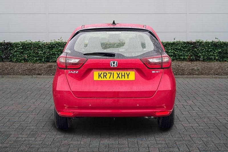 Used Honda Jazz Hybrid 109 HP (80 kW) 2021 Red Hatchback