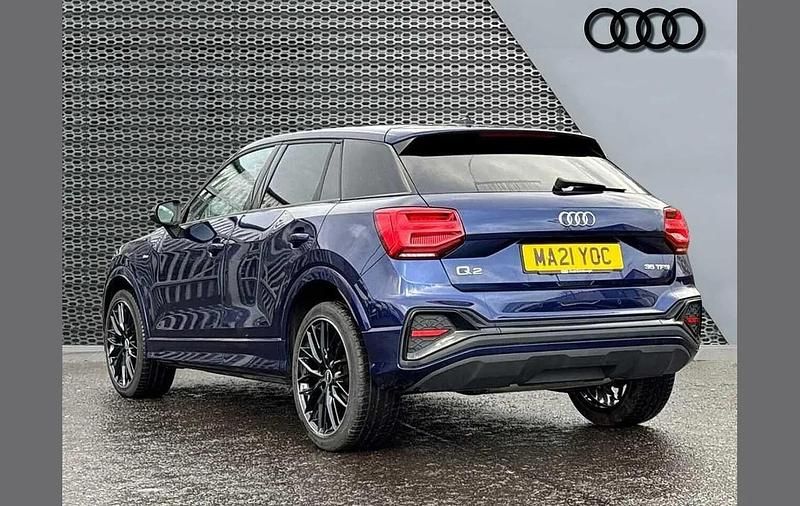 Begagnad Audi Q2 Black Edition 147 HK (108 kW) 2021 Blå SUV