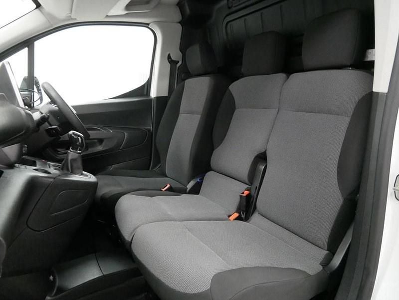 Used Peugeot Partner 100 HP (73 kW) 2019 White MPV