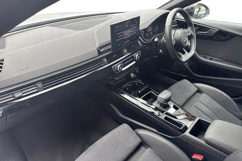 Used Audi A5 Sportback Black Edition 148 HP (108 kW) 2023 Glacier white Hatchback