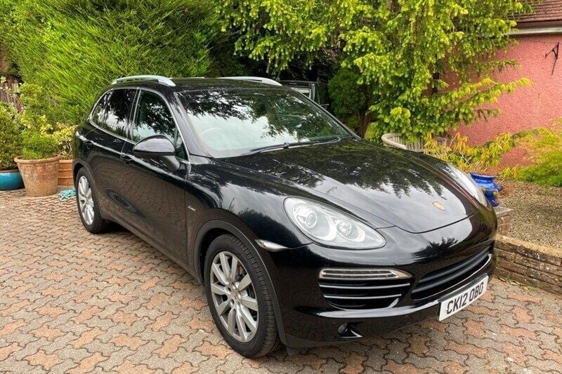 Used Porsche Cayenne 245 HP (180 kW) 2012 Black SUV