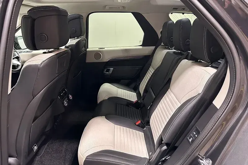Used Land Rover Discovery 345 HP (253 kW) 2025 Grey SUV