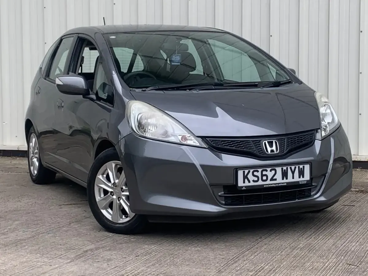 Second-hand Honda Jazz ES 99 CP (72 kW) 2013 Gri Hatchback