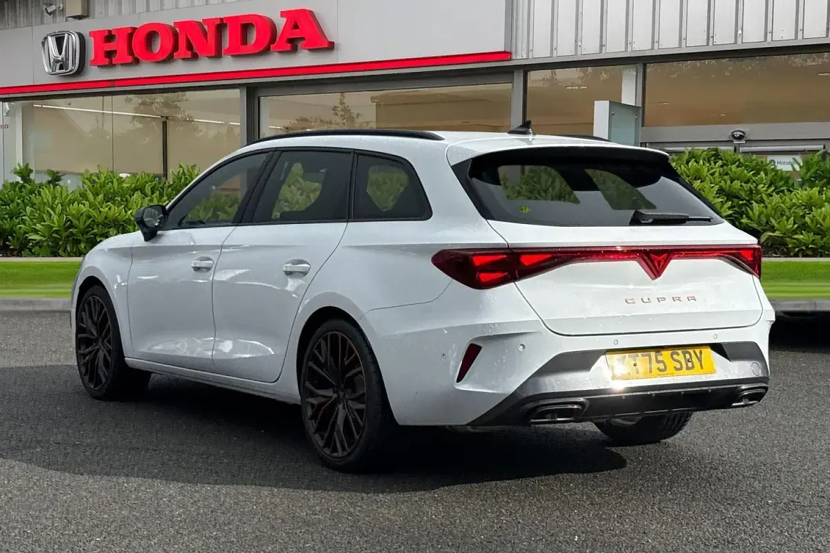 Nuevo Cupra Leon 150 CV (110 kW) 2026 Blanco Familiar