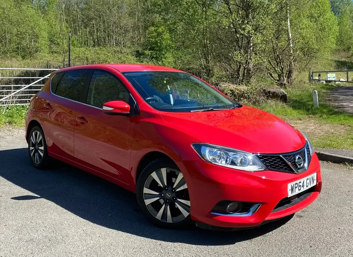 Used Nissan Pulsar N-TEC 110 HP (80 kW) 2014 Red Hatchback