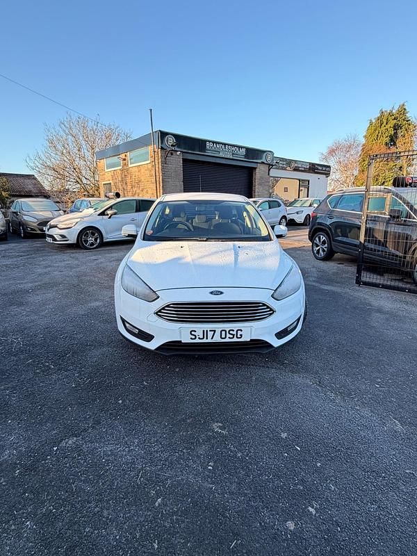 Used Ford Focus Zetec 2017 White Hatchback