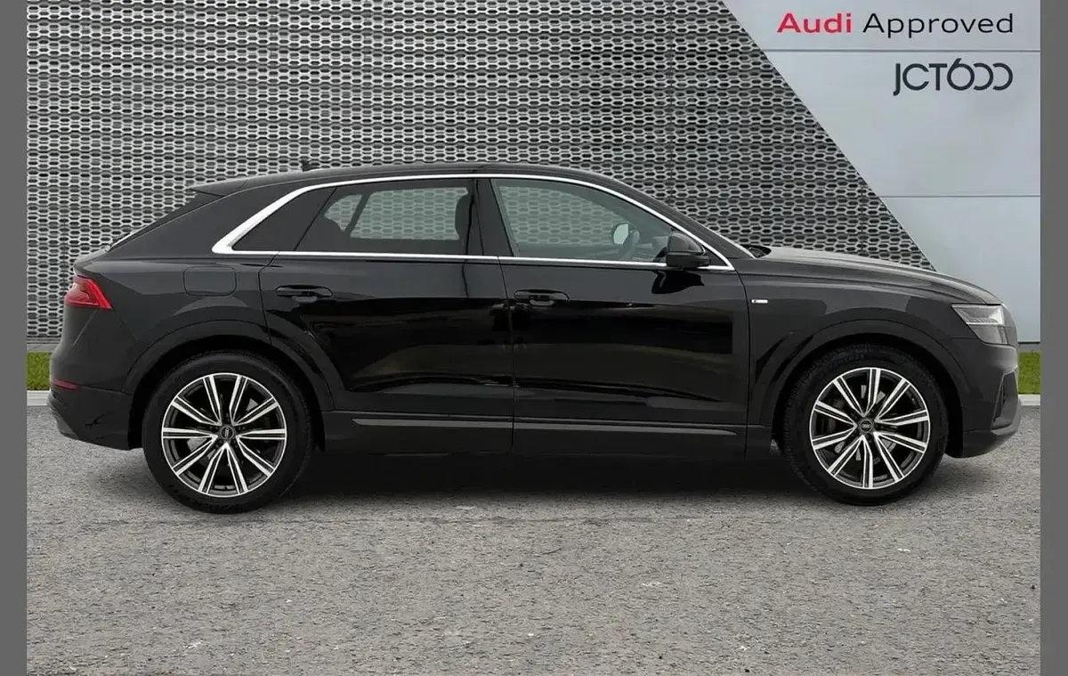 Used Audi Q8 S-Line 340 HP (250 kW) 2023 Black SUV