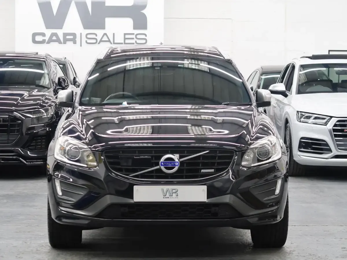 Used Volvo XC60 R-Design 245 HP (180 kW) 2015 Black SUV