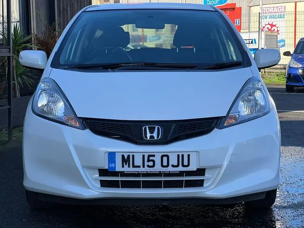 Used Honda Jazz ES 99 HP (72 kW) 2015 White Hatchback