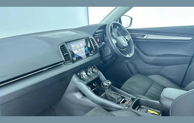 Used Skoda Karoq SE L 147 HP (108 kW) 2024 Black magic pearl effect SUV