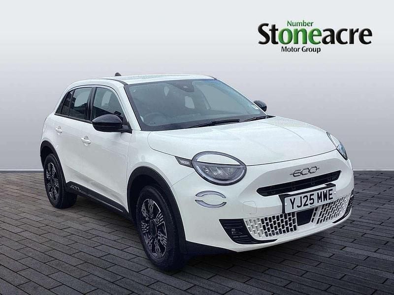 White New 2025 Fiat 600 SUV | £19,495 (Fair price) - Image 1/4