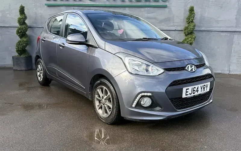 Used Hyundai i10 Premium 87 HP (63 kW) 2017 Hatchback