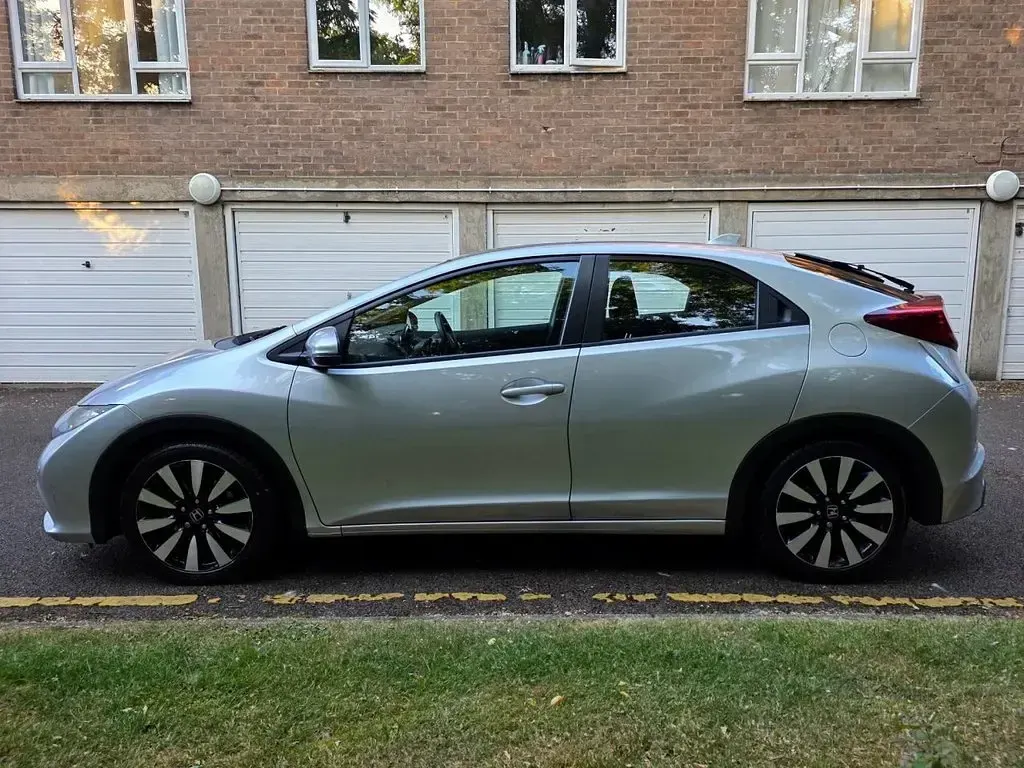 Used Honda Civic SE Plus 142 HP (104 kW) 2014 Silver Hatchback