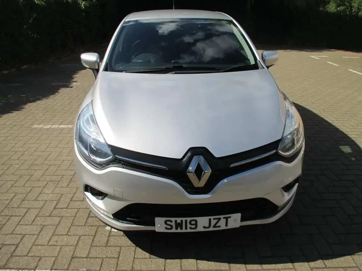 Used Renault Clio Play 74 HP (54 kW) 2019 Silver Hatchback