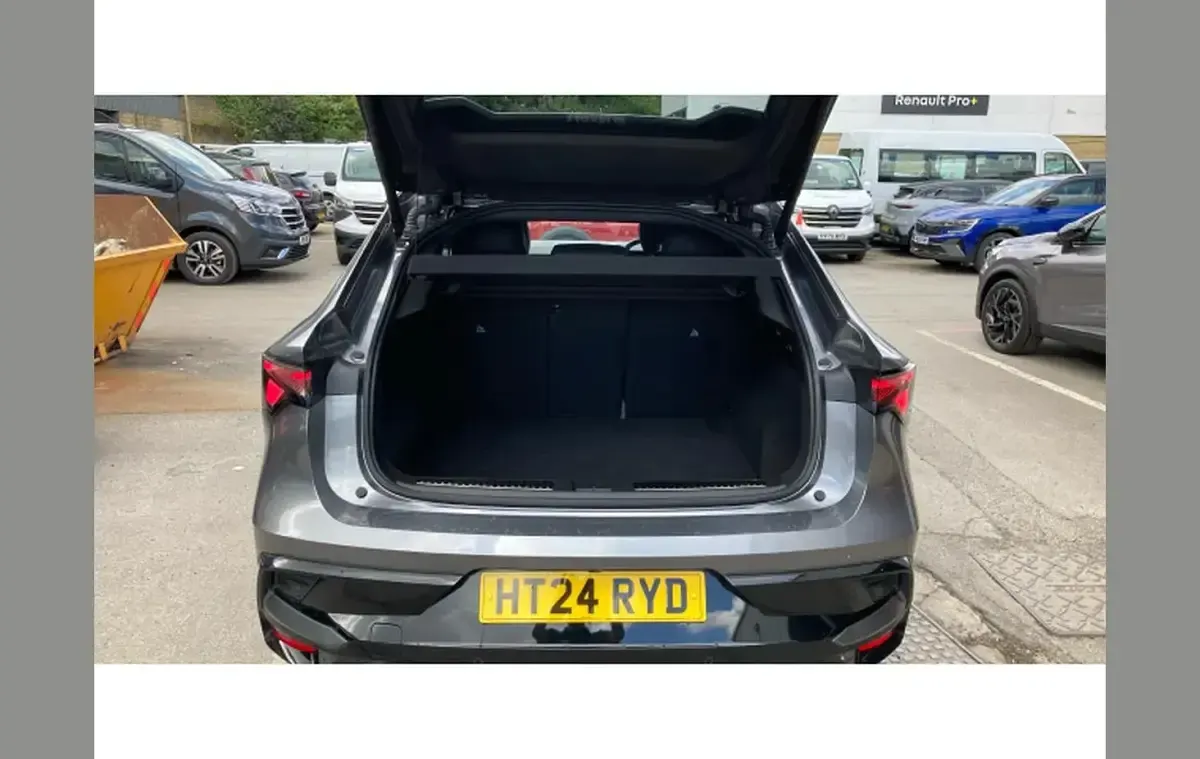Used Renault Rafale Techno Esprit Alpine 200 HP (147 kW) 2024 Other SUV
