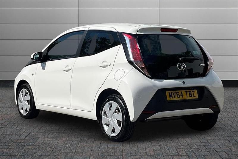 Usado Toyota Aygo X-play 68 CV (50 kW) 2014 Blanco Utilitario