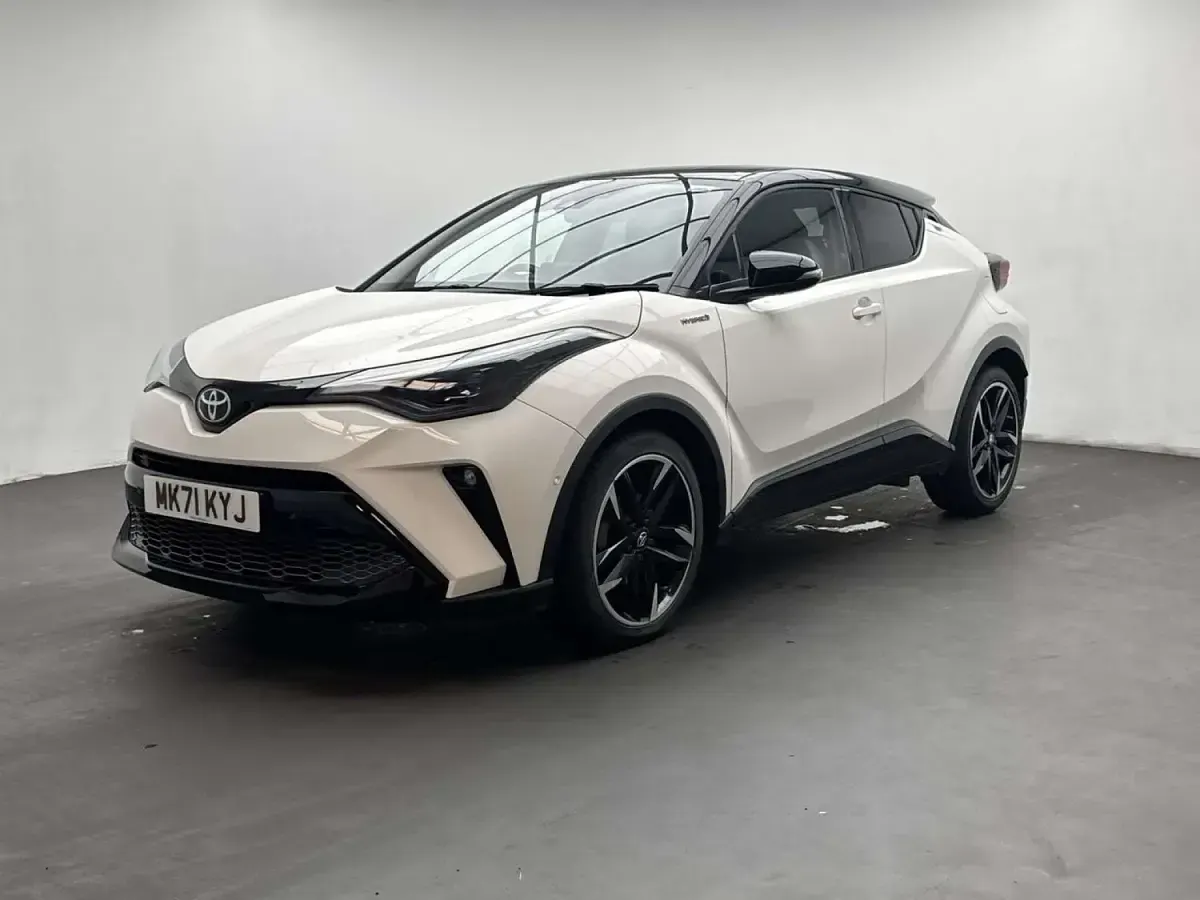 Used Toyota C-HR Sport 122 HP (89 kW) 2022 White/black SUV