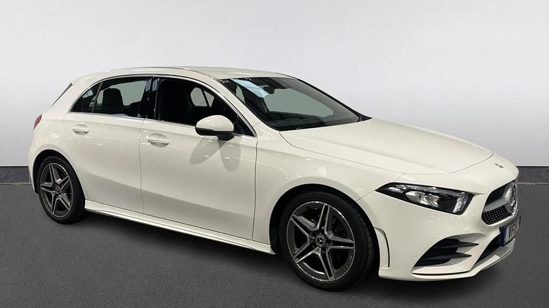 Used Mercedes A180 AMG line 116 HP (85 kW) 2019 White Hatchback