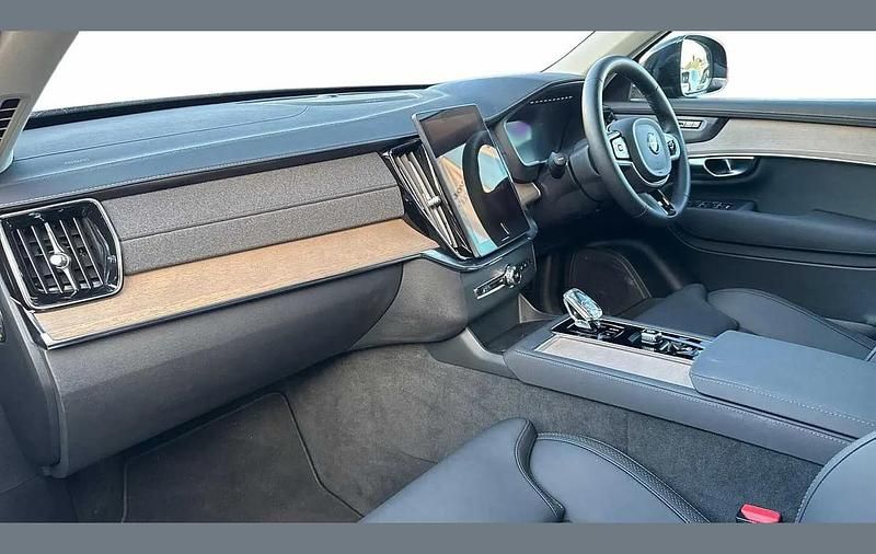 Used Volvo XC90 Plus 247 HP (181 kW) 2025 Black SUV