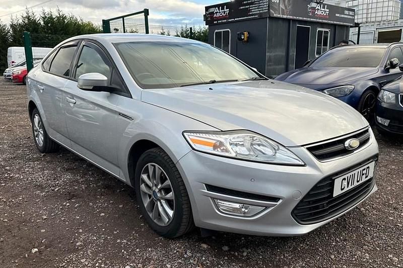 Silver Used 2011 Ford Mondeo Zetec Hatchback | £2,500 (Fair price) - Image 1/1