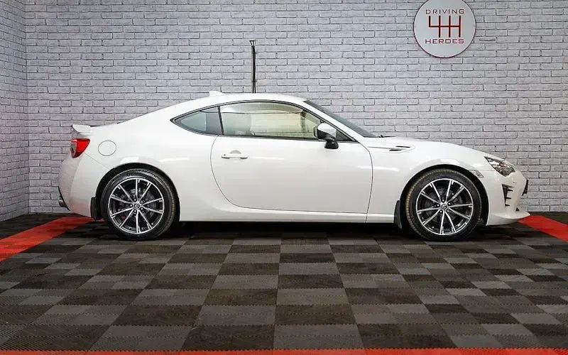 Used Toyota GT86 GT 200 HP (147 kW) 2020 White Coupe