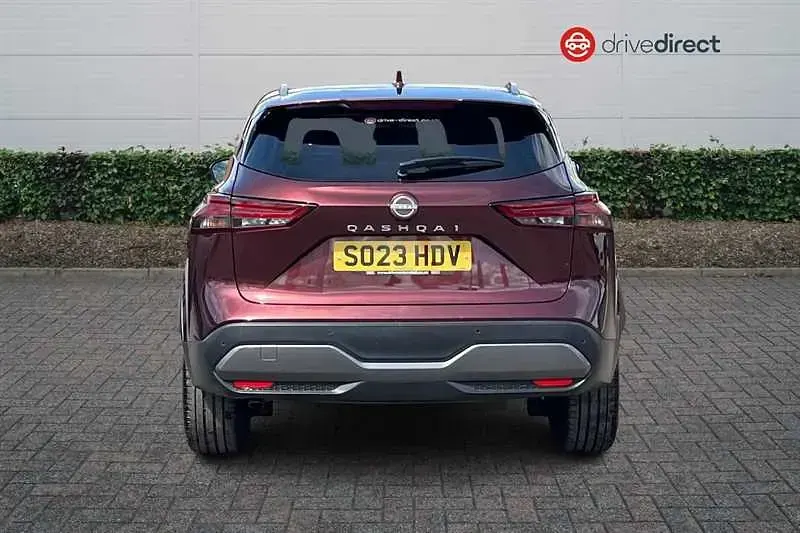 Used Nissan Qashqai N-Connecta 140 HP (102 kW) 2023 Red SUV