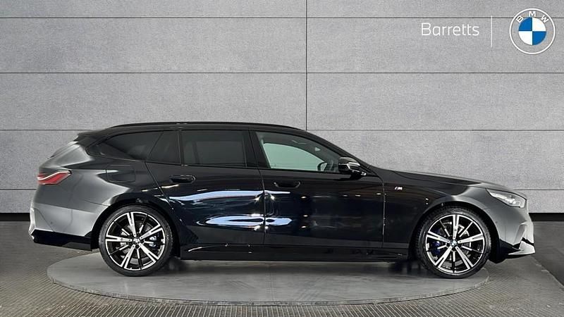 Usado BMW 530e M Sport 299 HP (219 kW) 2025 Preto Carrinha