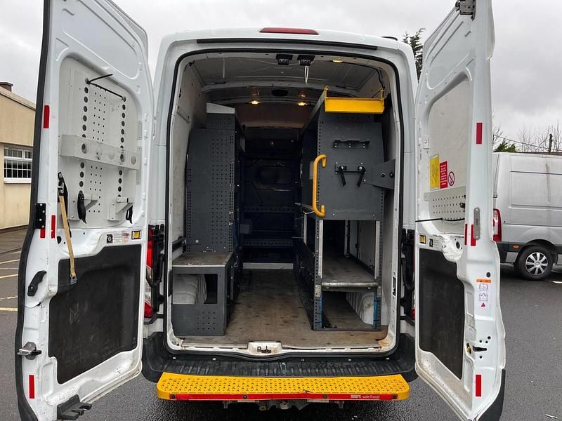 Used Ford Transit 130 HP (95 kW) 2018 White Van