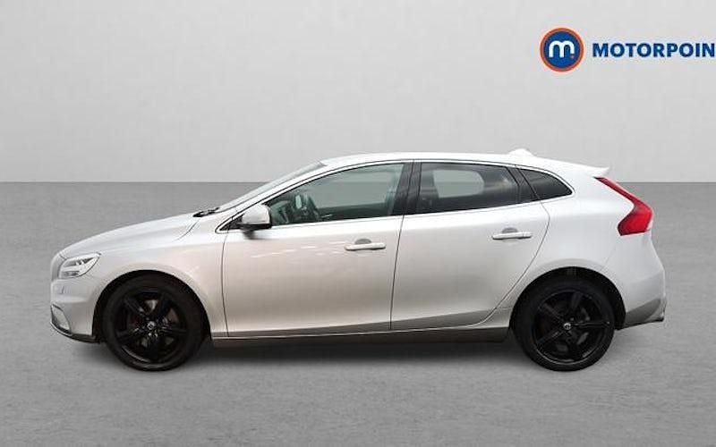 Used Volvo V40 R-Design 152 HP (111 kW) 2019 Silver Hatchback