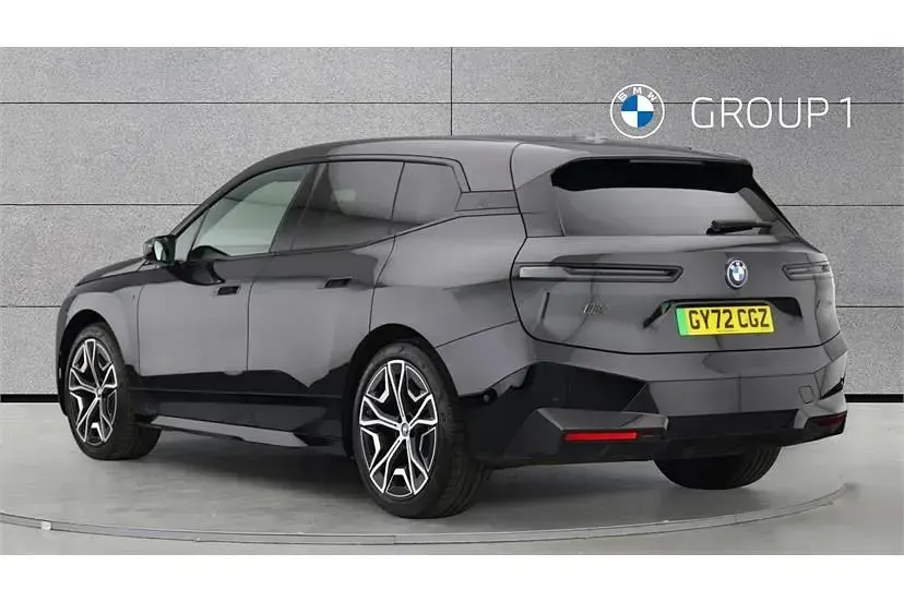 Usado BMW iX Comfort Edition 455 kW (619 CV) 2022 Gris SUV