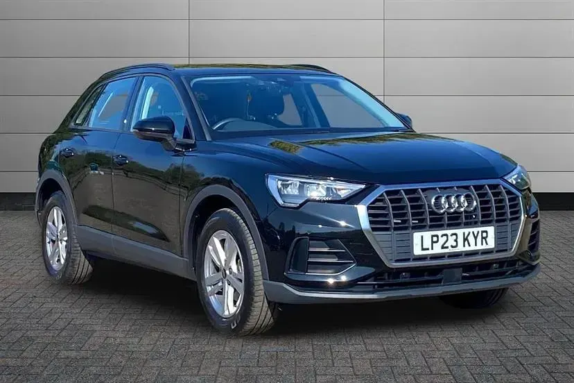 Usado Audi Q3 Comfort 150 HP (110 kW) 2023 Preto SUV