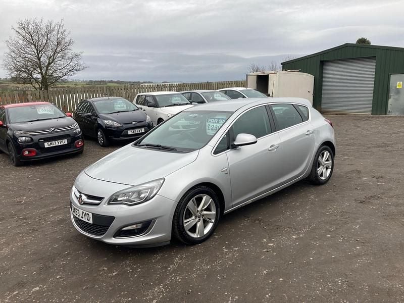 Silver Used 2013 Vauxhall Astra SRi Hatchback | £2,295 (Good price) - Image 1/4