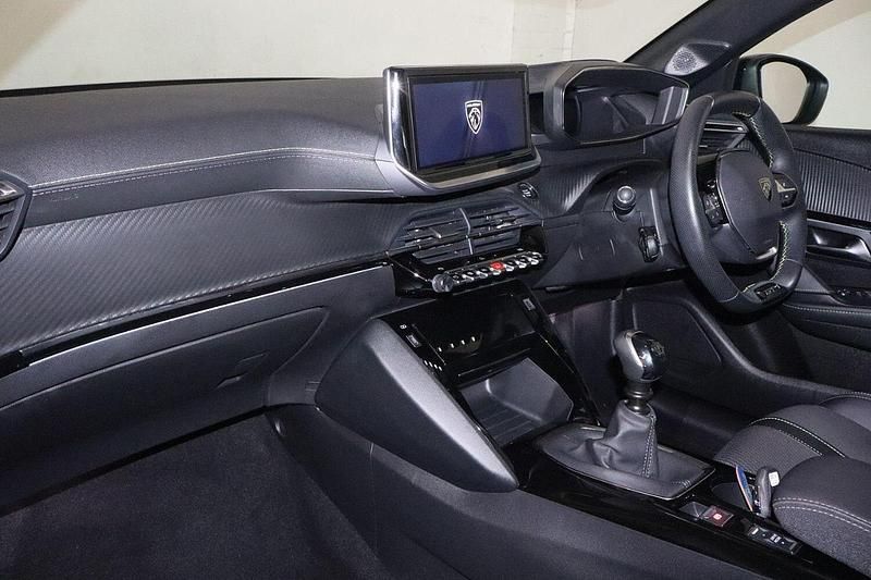 Used Peugeot 208 GT 99 HP (72 kW) 2024 Yellow Hatchback