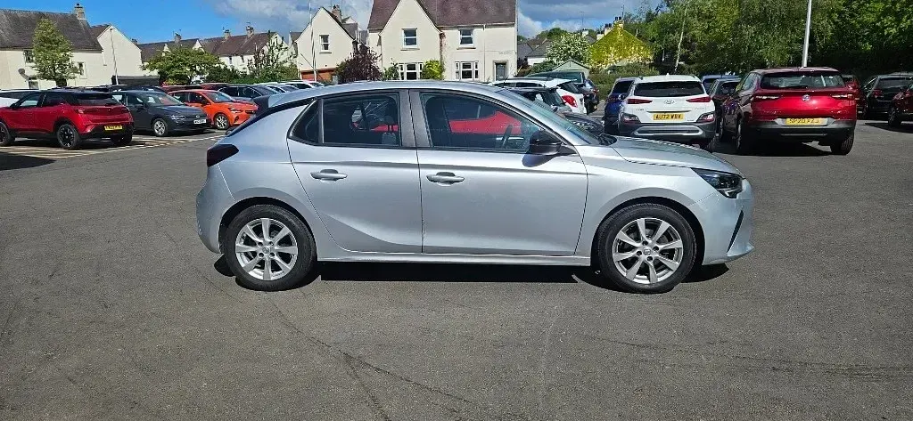 Begagnad Vauxhall Corsa Design Edition 75 HK (55 kW) 2023 Grå Halvkombi