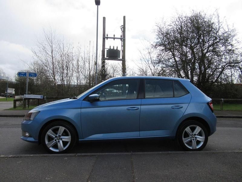 Used Skoda Fabia SE L 90 HP (66 kW) 2016 Blue Hatchback