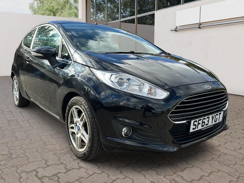Black Used 2013 Ford Fiesta Zetec Hatchback | £3,795 (Fair price) - Image 1/4