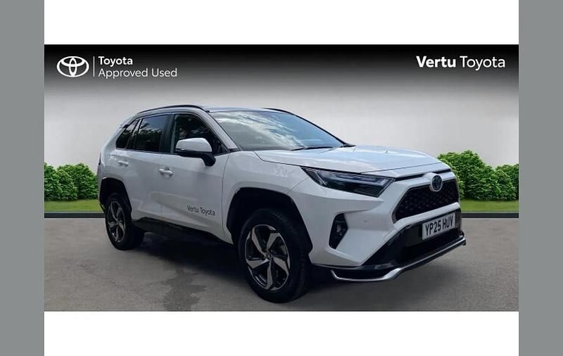 White Used 2025 Toyota RAV4 Hybrid Design SUV | £37,995 (Fair price) - Image 1/4