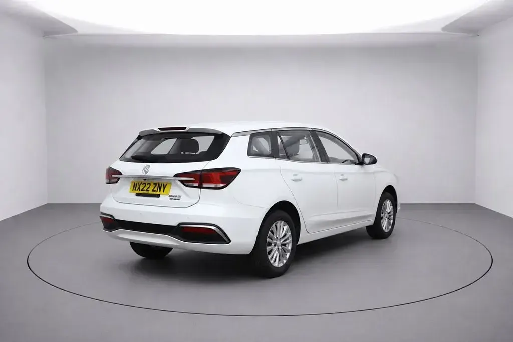 Used MG MG5 EV Excite 114 kW (156 HP) 2022 White Estate
