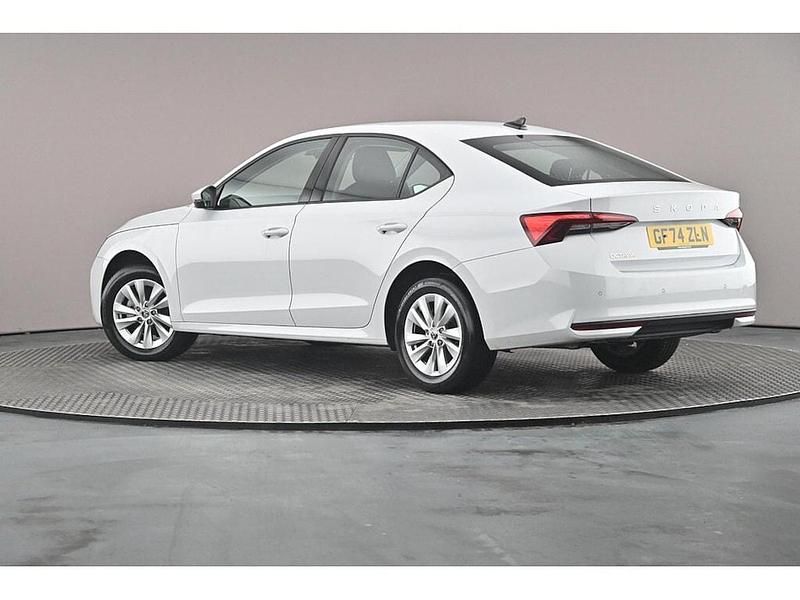 Used Skoda Octavia SE Technology 85 HP (62 kW) 2024 Moon white metallic Hatchback