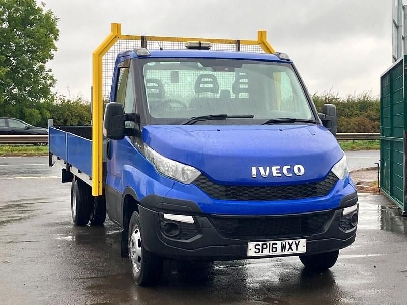 Yellow/blue Used 2016 Iveco Daily | £11,950 (Fair price) - Image 1/4