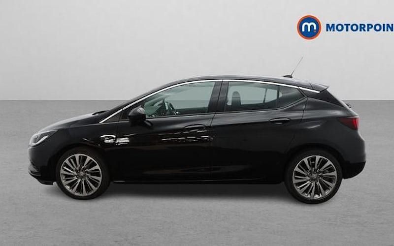Second-hand Vauxhall Astra 150 CP (110 kW) 2019 Negru Hatchback