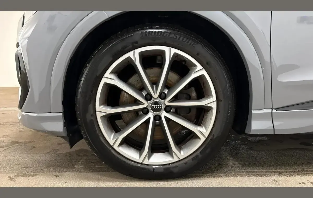 Used Audi Q4 e-tron Comfort 219 kW (299 HP) 2022 Grey SUV