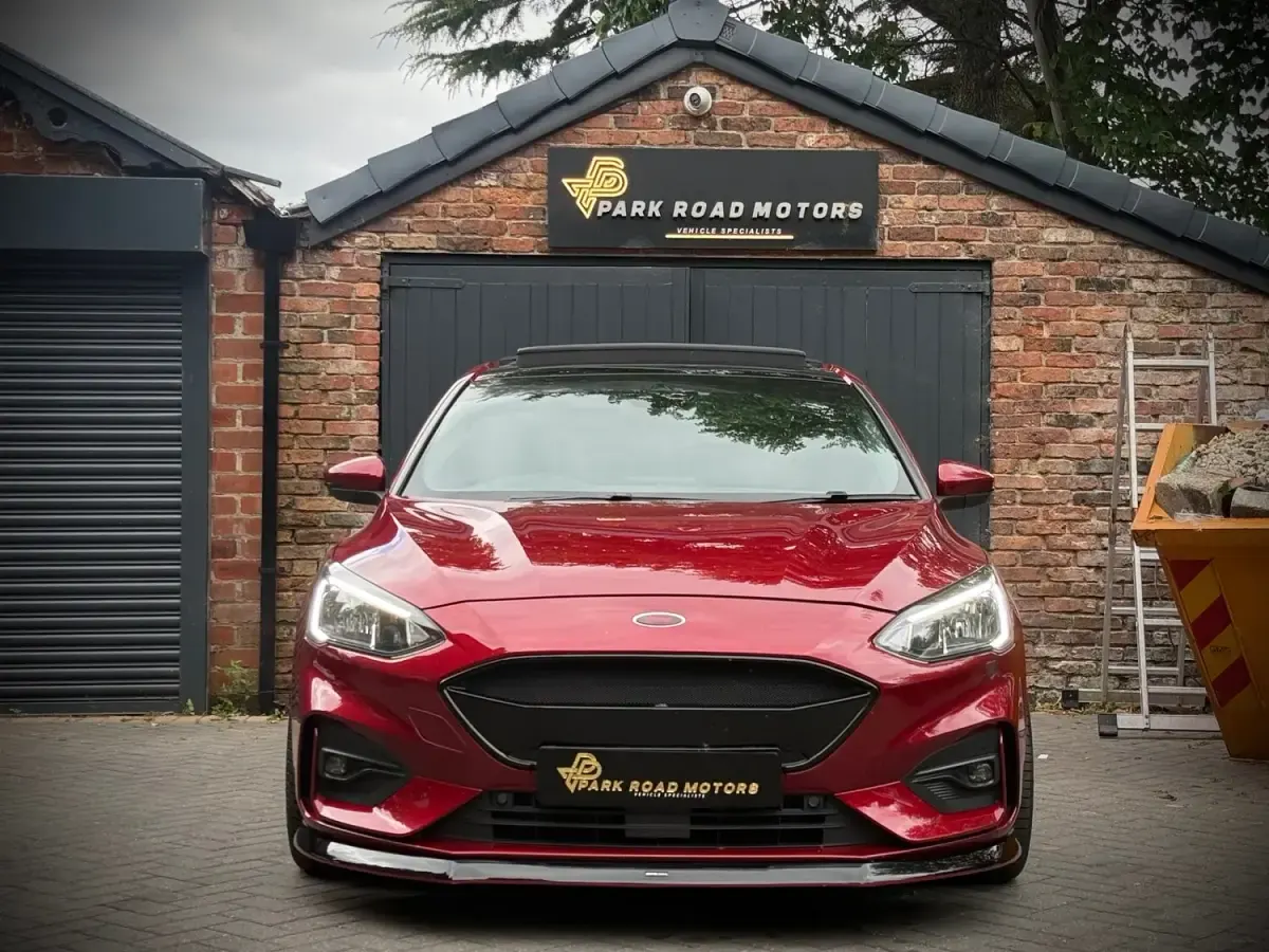 Used Ford Focus ST-Line X 120 HP (88 kW) 2019 Red Hatchback