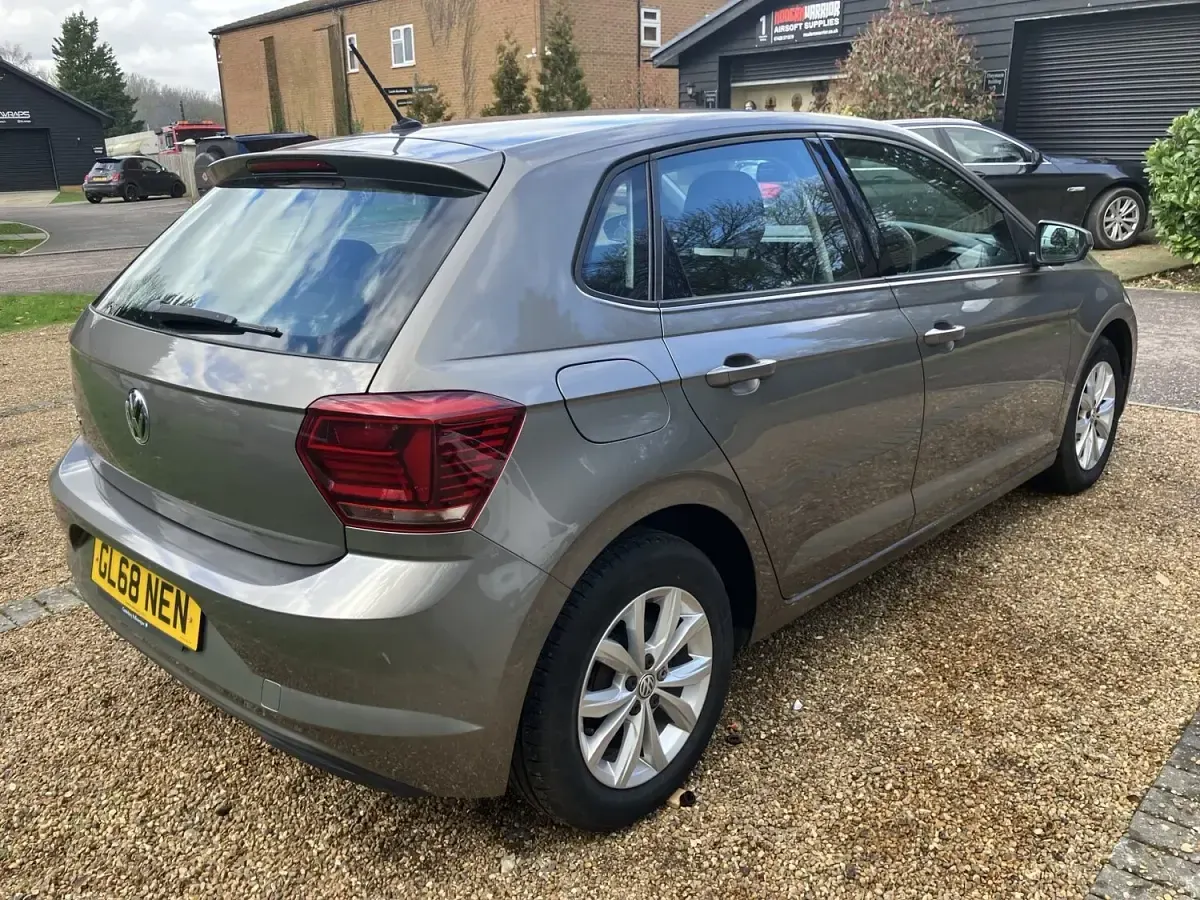 Used VW Polo SE 95 HP (69 kW) 2018 Grey Hatchback