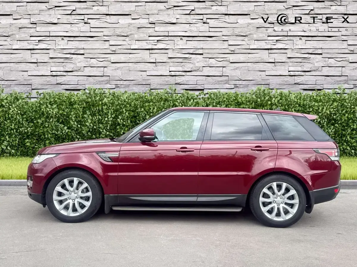 Used Land Rover Range Rover HSE 306 HP (225 kW) 2016 Red SUV