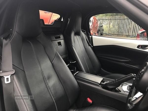 Used Mazda MX5 Inclusive 132 HP (97 kW) 2021 White Cabriolet