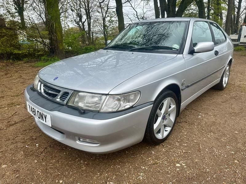 Begagnad Saab 9-3 Aero 2001 Silver Halvkombi