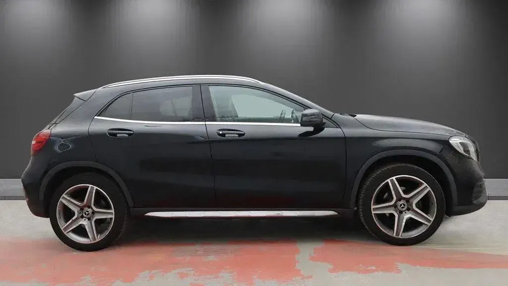 Used Mercedes GLA180 AMG line 122 HP (89 kW) 2019 Black SUV