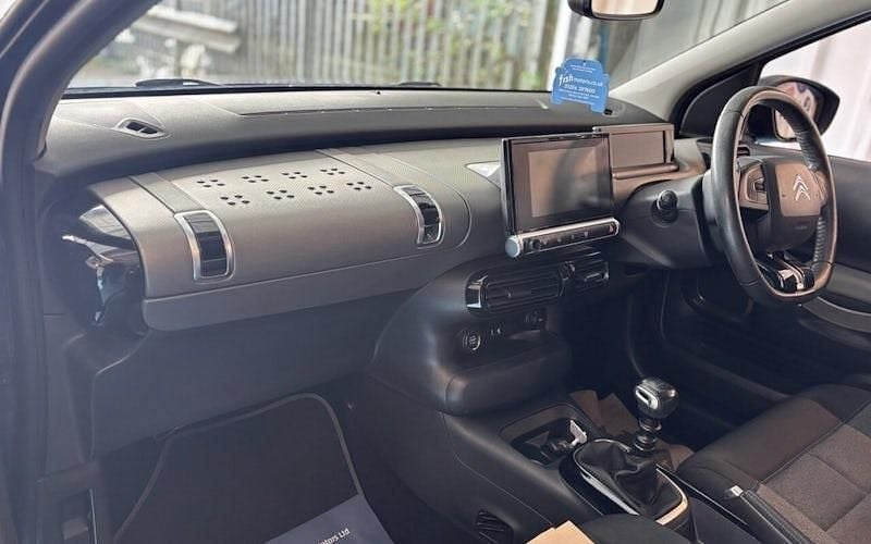 Używany Citroën C4 Cactus Flair 110 KM (80 kW) 2020 Czarny Hatchback